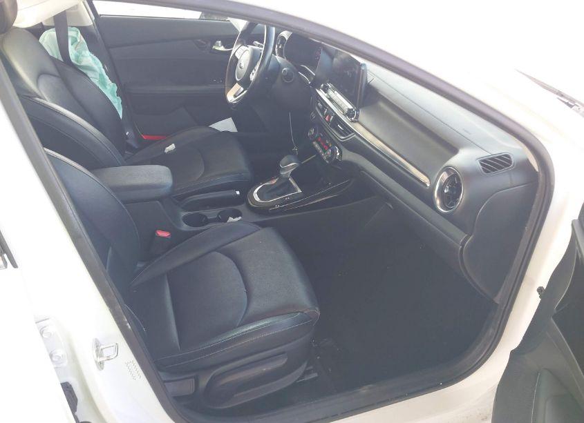 Photo 5 of 2021 Kia Forte EX (VIN 3KPF54AD4ME284606)