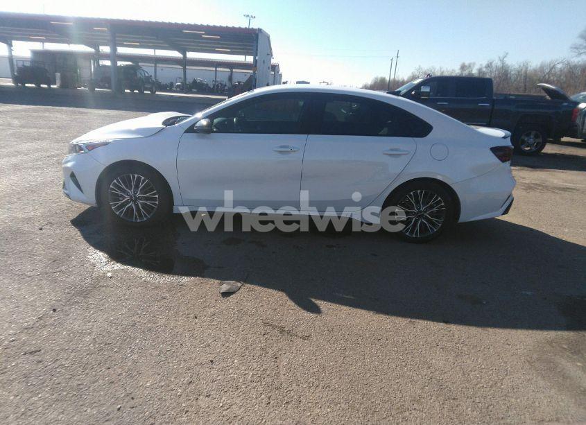 Photo 14 of 2022 Kia Forte GT-LINE (VIN 3KPF54AD4NE452598)