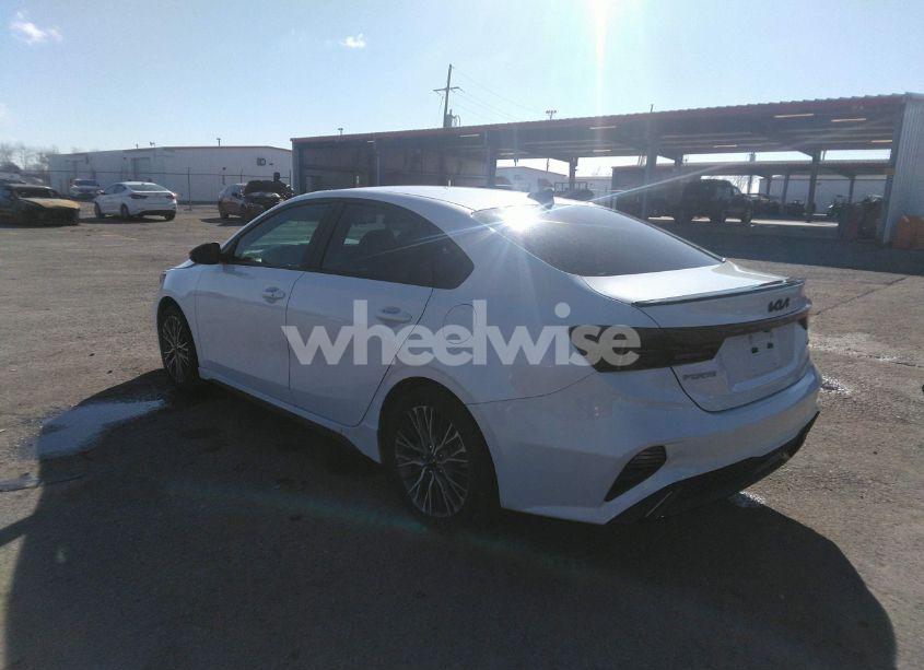 Photo 3 of 2022 Kia Forte GT-LINE (VIN 3KPF54AD4NE452598)