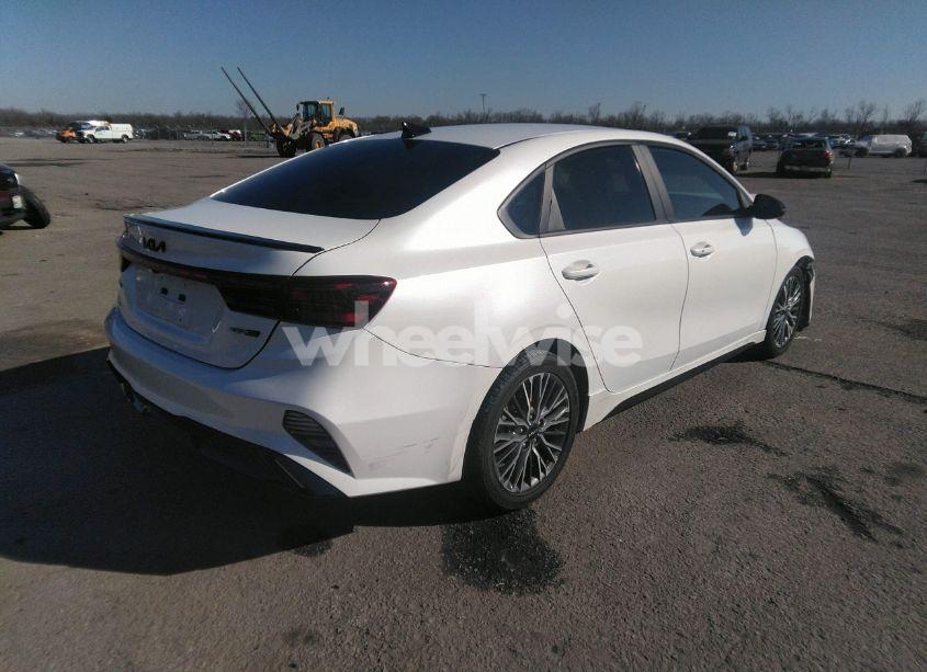 Photo 4 of 2022 Kia Forte GT-LINE (VIN 3KPF54AD4NE452598)