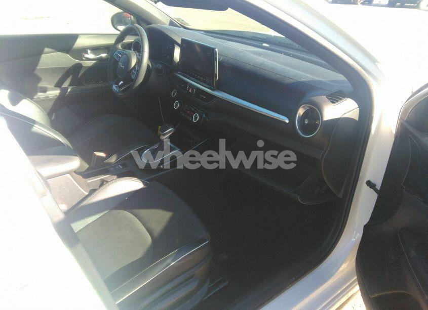 Photo 5 of 2022 Kia Forte GT-LINE (VIN 3KPF54AD4NE452598)