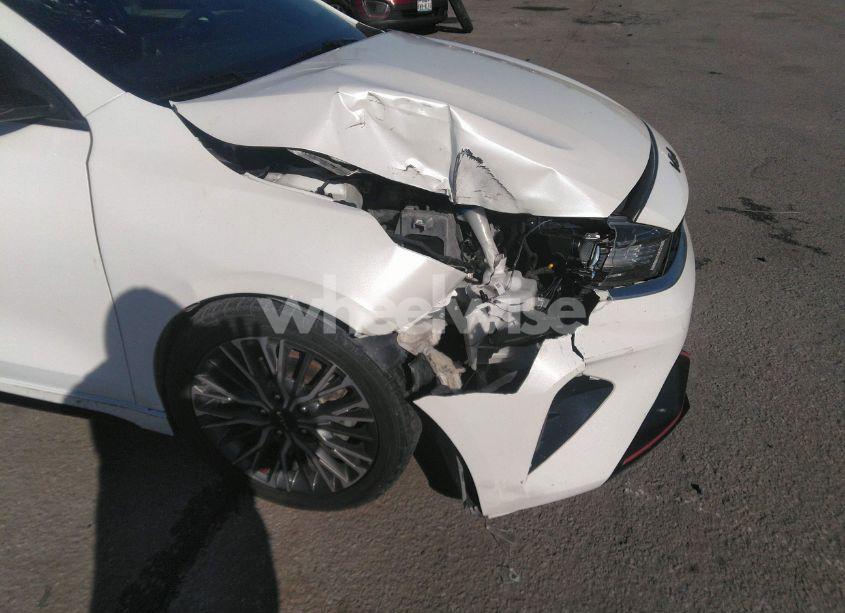 Photo 6 of 2022 Kia Forte GT-LINE (VIN 3KPF54AD4NE452598)