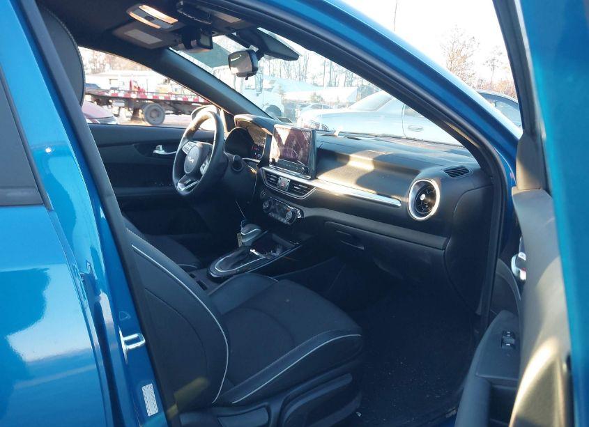 Photo 5 of 2022 Kia Forte GT-LINE (VIN 3KPF54AD4NE498769)