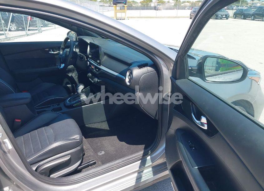 Photo 5 of 2023 Kia Forte GT-LINE (VIN 3KPF54AD4PE615320)