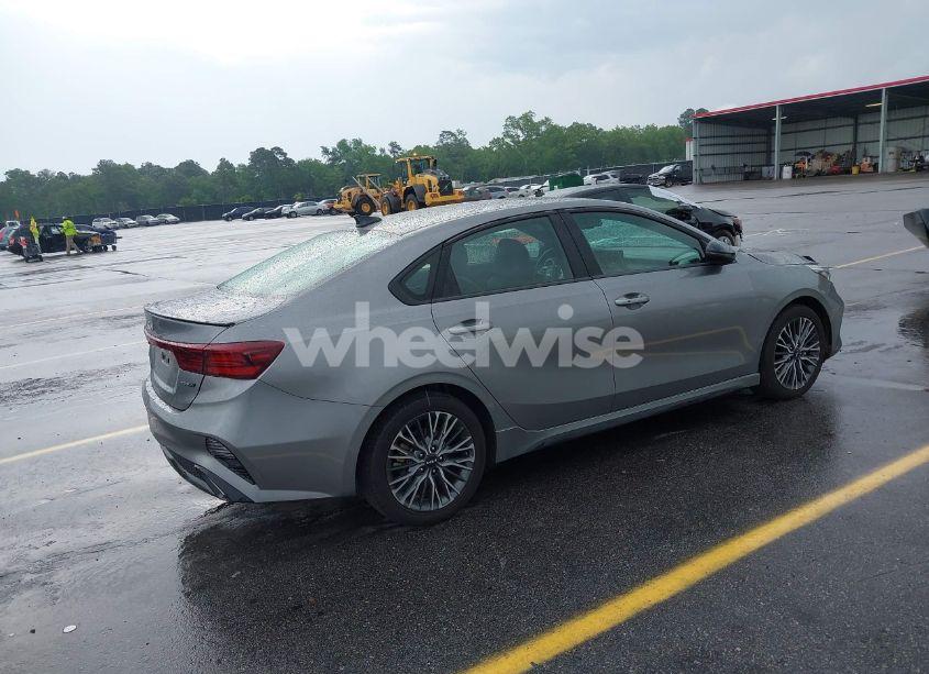 Photo 4 of 2024 Kia Forte GT-LINE (VIN 3KPF54AD4RE725299)