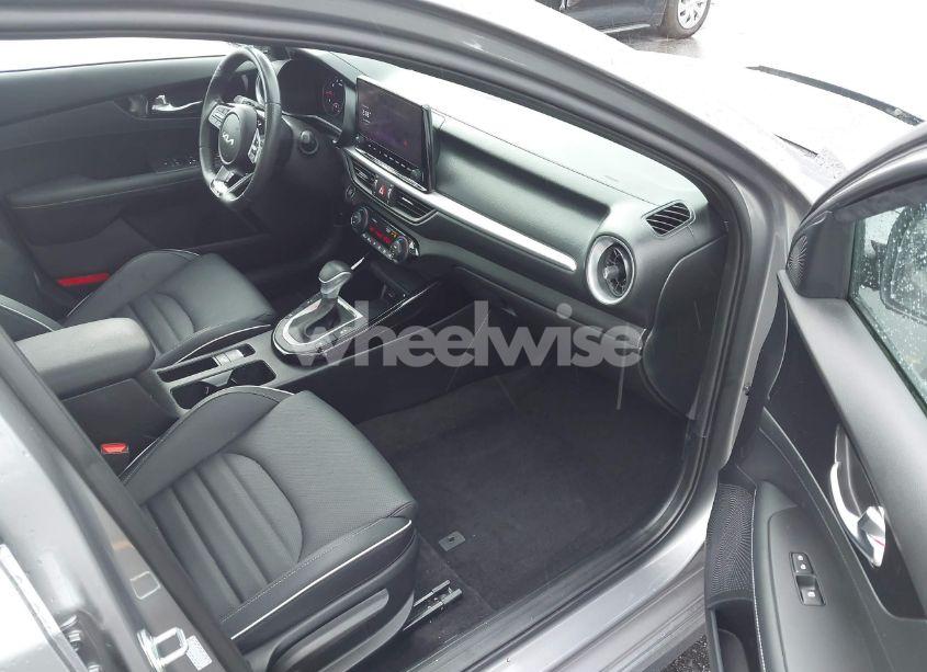 Photo 5 of 2024 Kia Forte GT-LINE (VIN 3KPF54AD4RE725299)