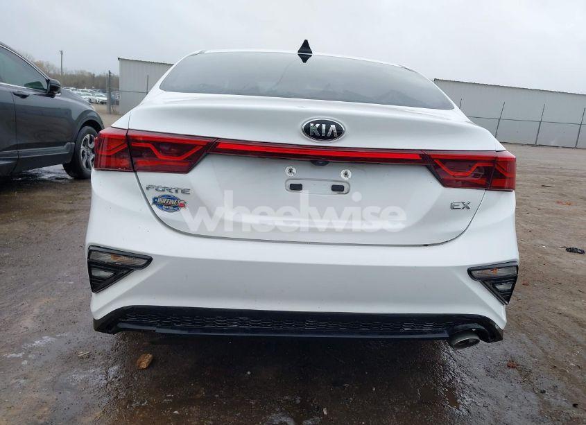 Photo 16 of 2019 Kia Forte EX (VIN 3KPF54AD5KE033848)
