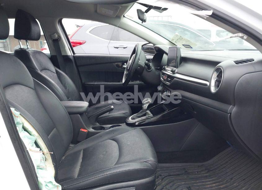 Photo 5 of 2019 Kia Forte EX (VIN 3KPF54AD5KE033848)