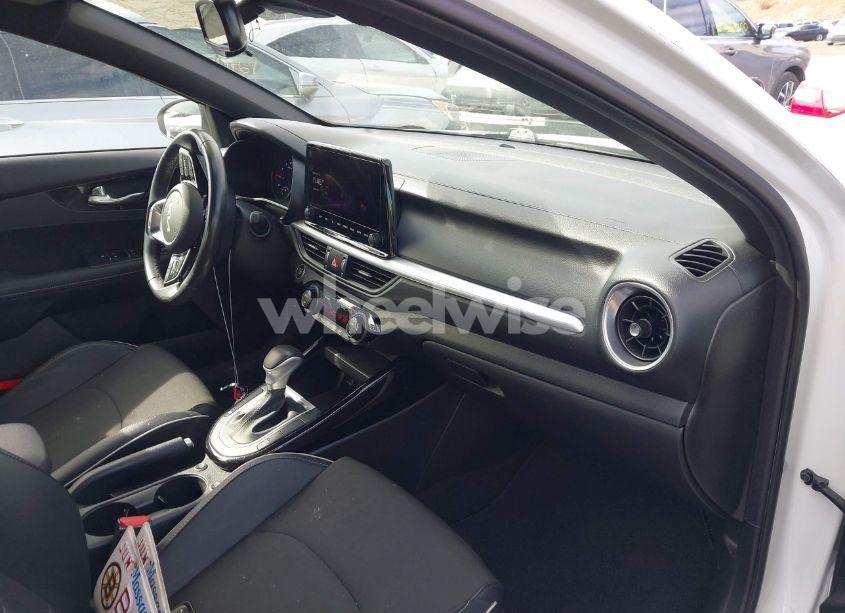 Photo 5 of 2022 Kia Forte GT-LINE (VIN 3KPF54AD5NE512467)