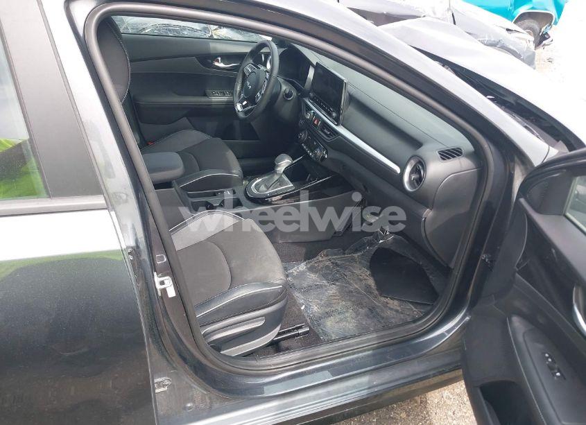 Photo 5 of 2024 Kia Forte GT-LINE (VIN 3KPF54AD5RE738272)