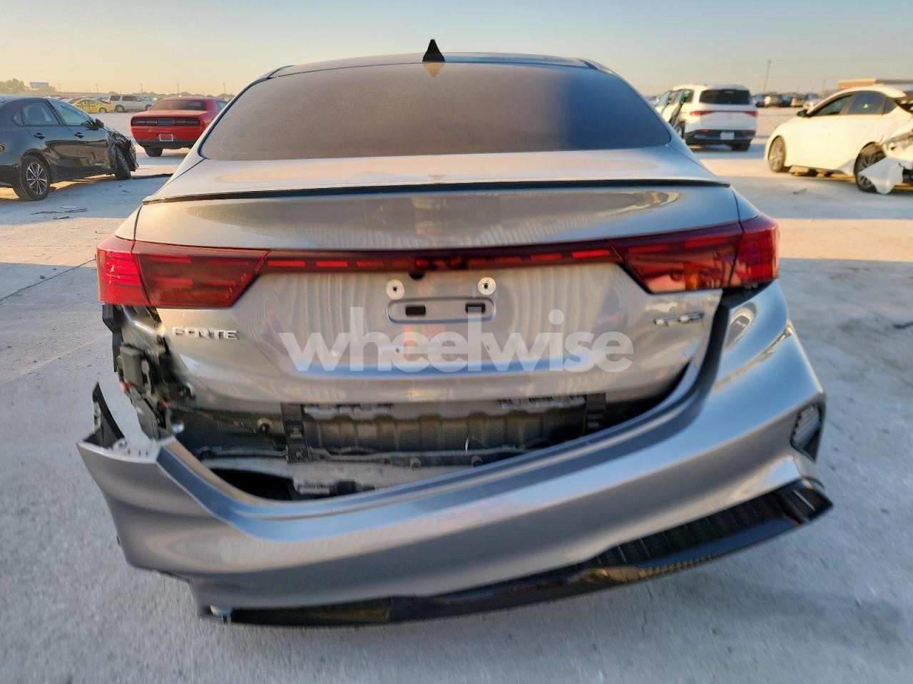 Photo 6 of 2022 KIA FORTE GT LINE (VIN 3KPF54AD6NE479852)