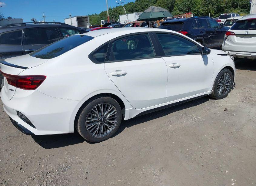 Photo 4 of 2024 Kia Forte GT-LINE (VIN 3KPF54AD6RE693035)