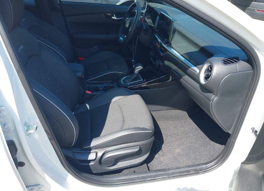 Photo 5 of 2024 Kia Forte GT-LINE (VIN 3KPF54AD6RE693035)