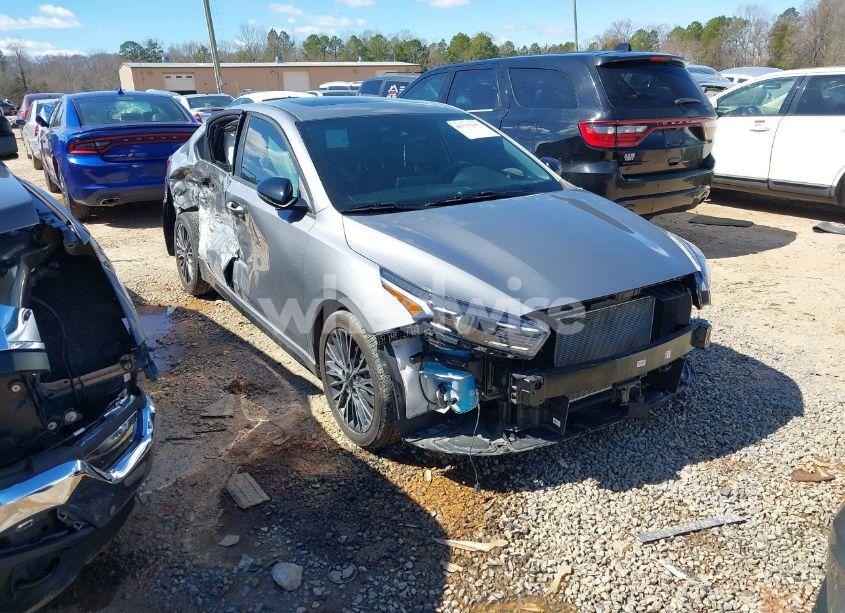 2024 Kia Forte GT-LINE (VIN 3KPF54AD6RE699868) main photo