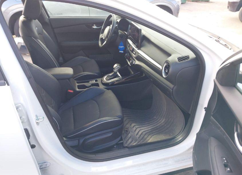 Photo 5 of 2024 Kia Forte GT-LINE (VIN 3KPF54AD6RE717706)