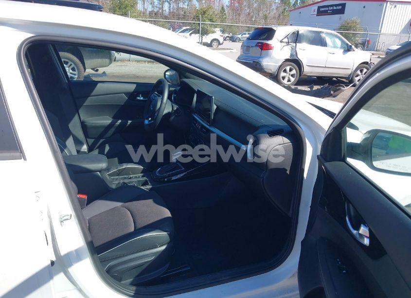 Photo 5 of 2024 Kia Forte GT-LINE (VIN 3KPF54AD6RE734280)