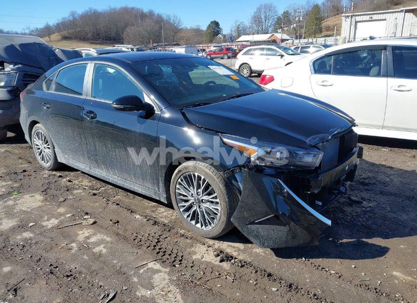 2024 Kia Forte GT-LINE (VIN 3KPF54AD6RE799114) main photo