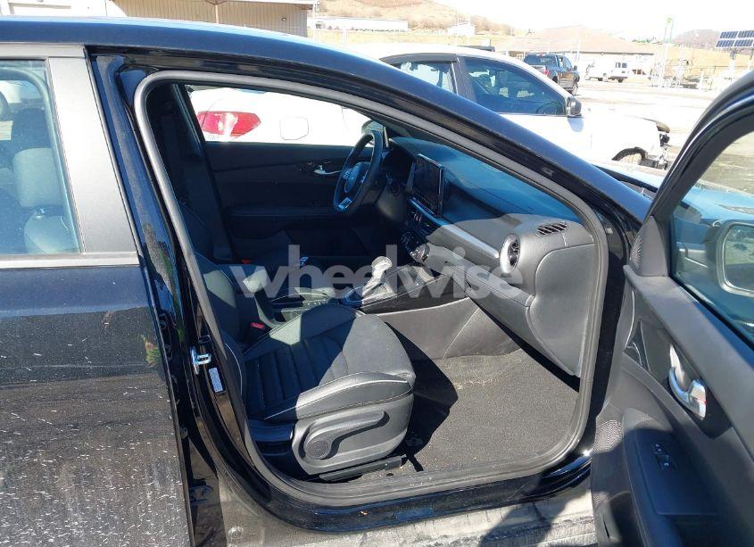 Photo 5 of 2024 Kia Forte GT-LINE (VIN 3KPF54AD6RE799114)