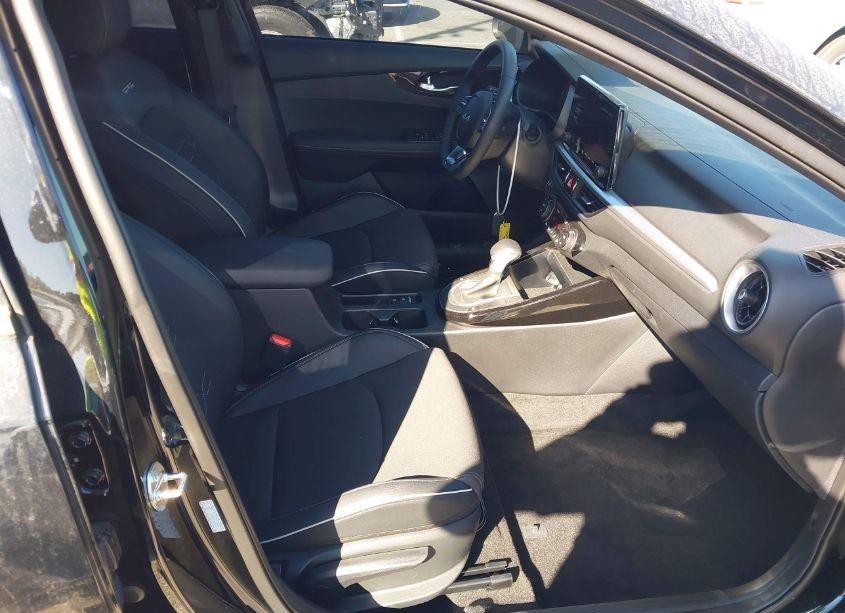 Photo 5 of 2024 Kia Forte GT-LINE (VIN 3KPF54AD6RE829311)