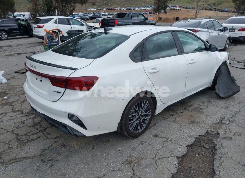 Photo 4 of 2024 Kia Forte GT-LINE (VIN 3KPF54AD6RE839935)