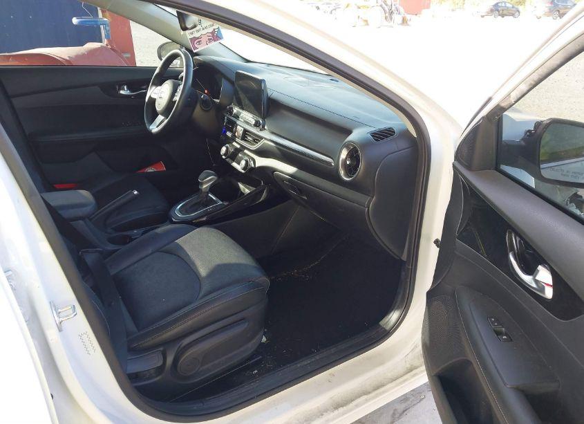 Photo 5 of 2021 Kia Forte EX (VIN 3KPF54AD7ME293459)