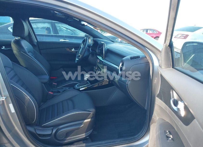 Photo 5 of 2022 Kia Forte GT-LINE (VIN 3KPF54AD7NE451154)