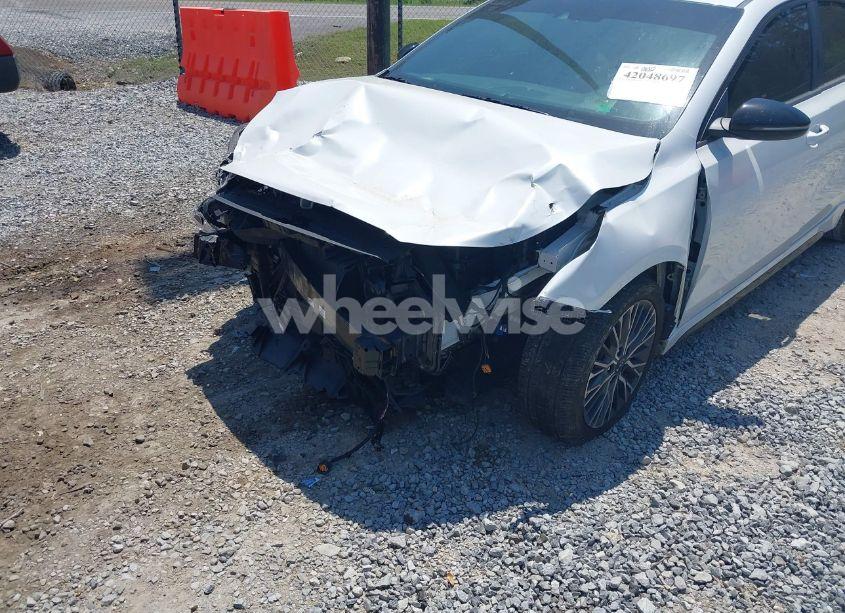 Photo 6 of 2024 Kia Forte GT-LINE (VIN 3KPF54AD7RE692573)