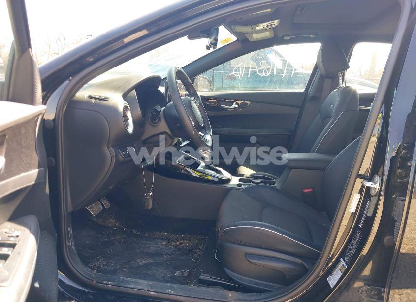 Photo 5 of 2024 Kia Forte GT-LINE (VIN 3KPF54AD7RE725927)