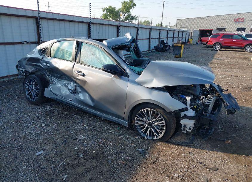 2024 Kia Forte GT-LINE (VIN 3KPF54AD7RE753324) main photo