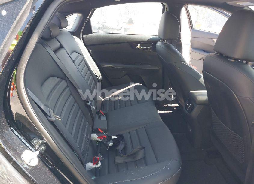 Photo 8 of 2024 Kia Forte GT-LINE (VIN 3KPF54AD7RE817216)