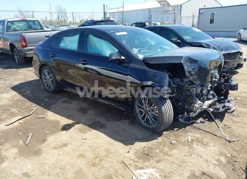 2024 Kia Forte GT-LINE (VIN 3KPF54AD7RE822951) main photo