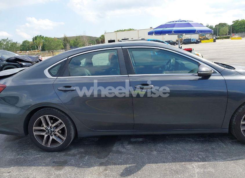 Photo 13 of 2019 Kia Forte EX (VIN 3KPF54AD8KE028398)