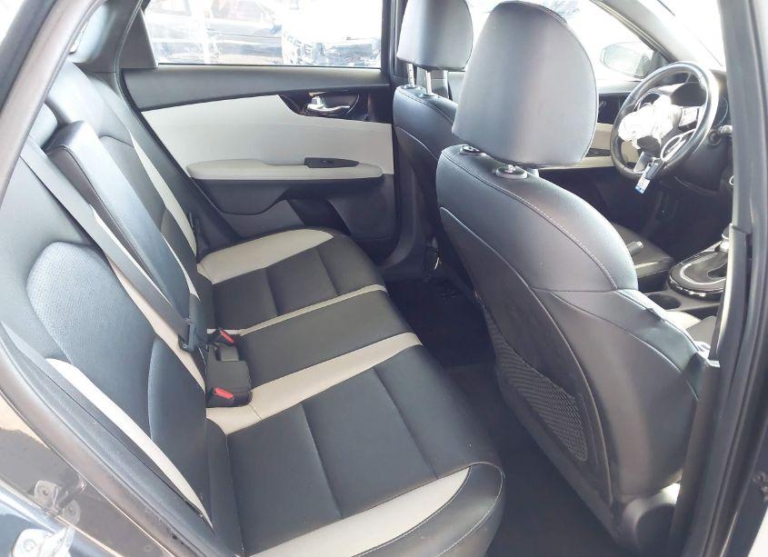 Photo 8 of 2019 Kia Forte EX (VIN 3KPF54AD8KE108512)