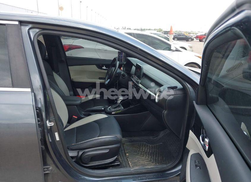 Photo 5 of 2020 Kia Forte EX (VIN 3KPF54AD8LE182479)