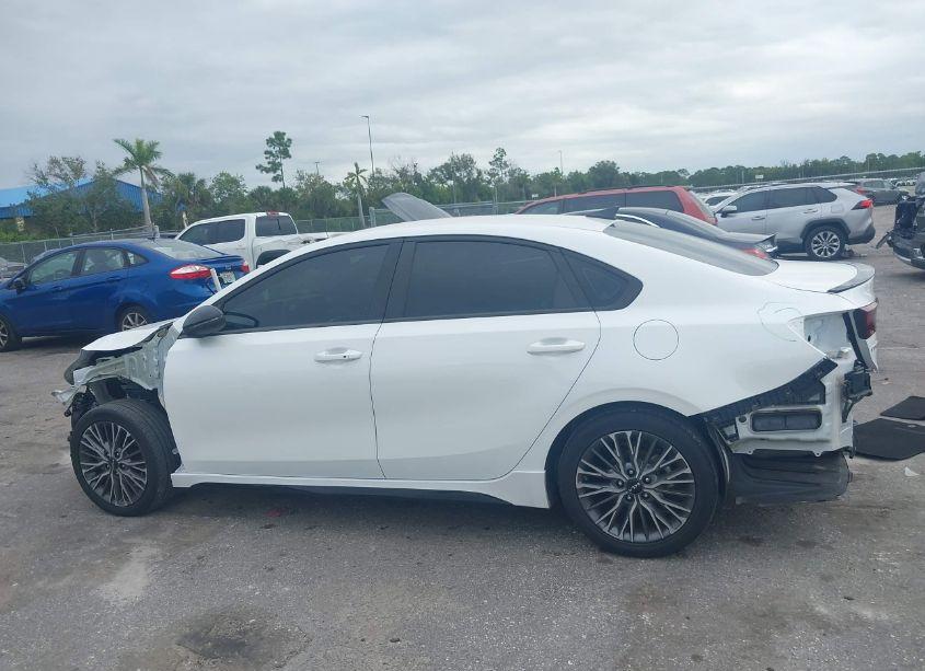 Photo 15 of 2022 Kia Forte GT-LINE (VIN 3KPF54AD8NE433391)