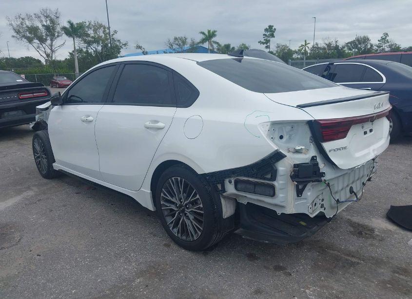 Photo 3 of 2022 Kia Forte GT-LINE (VIN 3KPF54AD8NE433391)