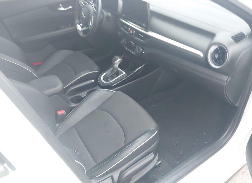 Photo 5 of 2022 Kia Forte GT-LINE (VIN 3KPF54AD8NE433391)