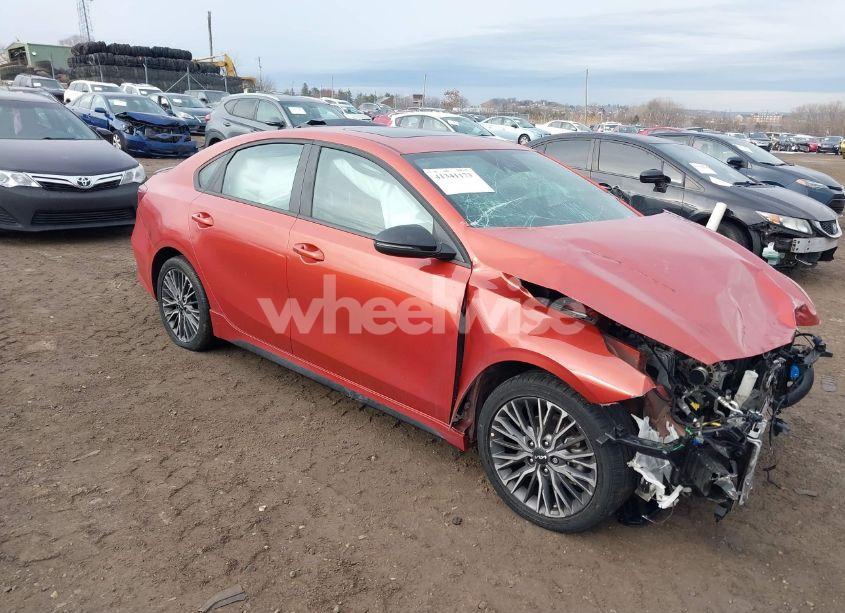 2022 Kia Forte GT-LINE (VIN 3KPF54AD8NE498631) main photo