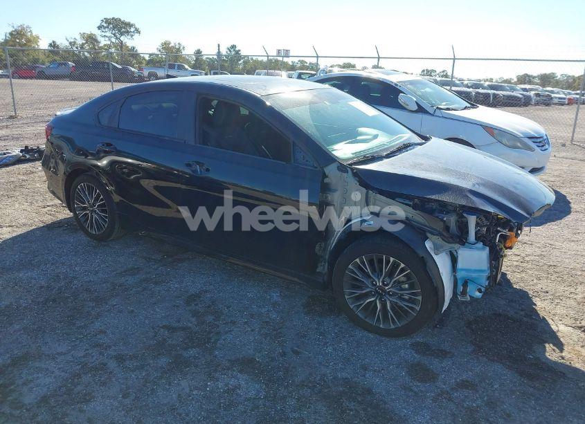 2023 Kia Forte GT-LINE (VIN 3KPF54AD8PE628748) main photo