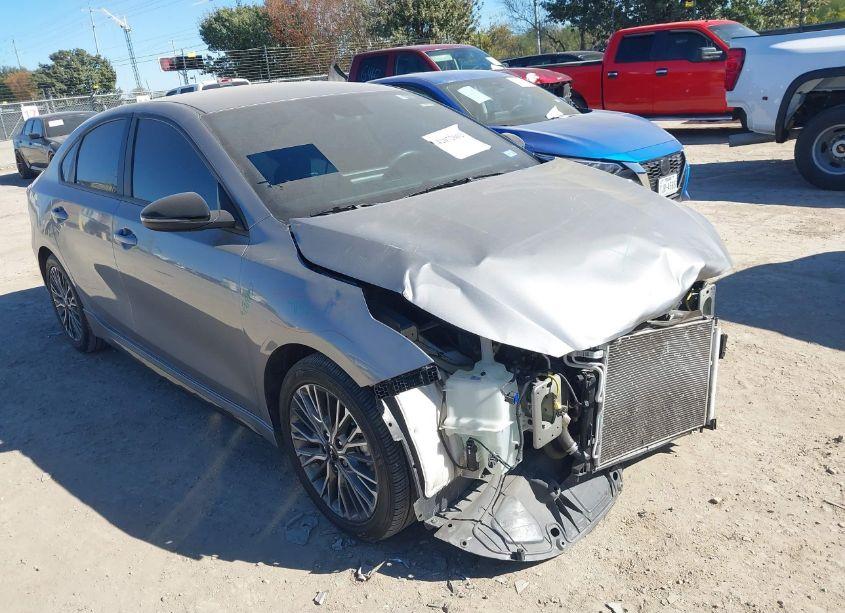 2023 Kia Forte GT-LINE (VIN 3KPF54AD8PE665105) main photo