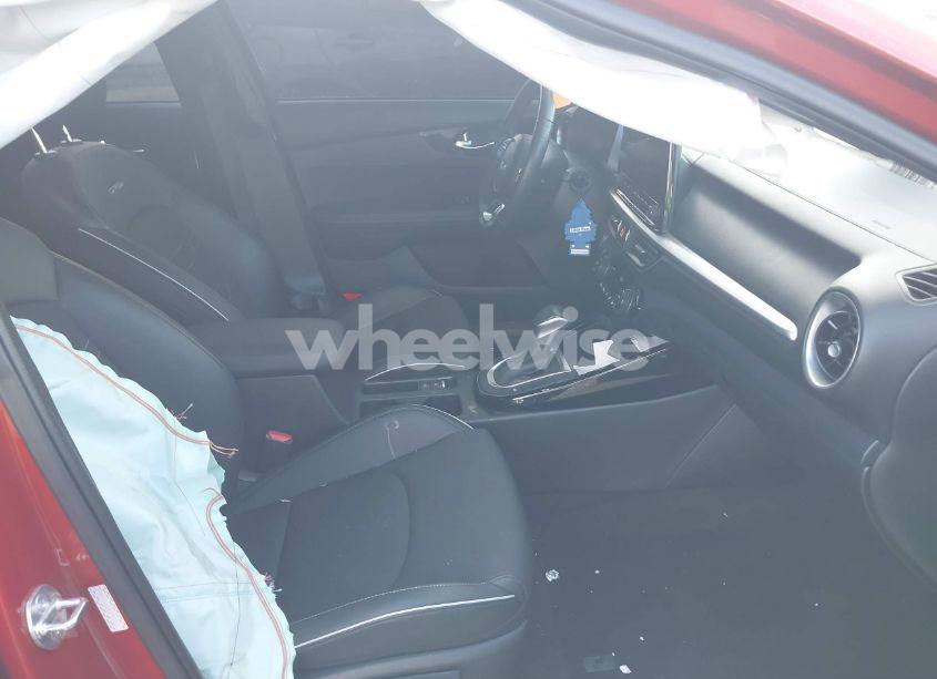 Photo 5 of 2024 Kia Forte GT-LINE (VIN 3KPF54AD8RE701412)