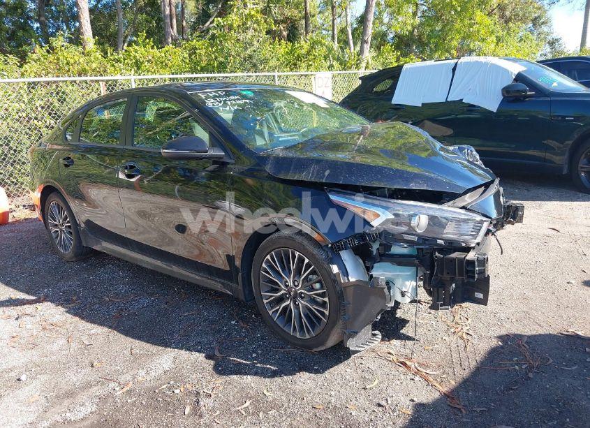 2024 Kia Forte GT-LINE (VIN 3KPF54AD8RE724091) main photo