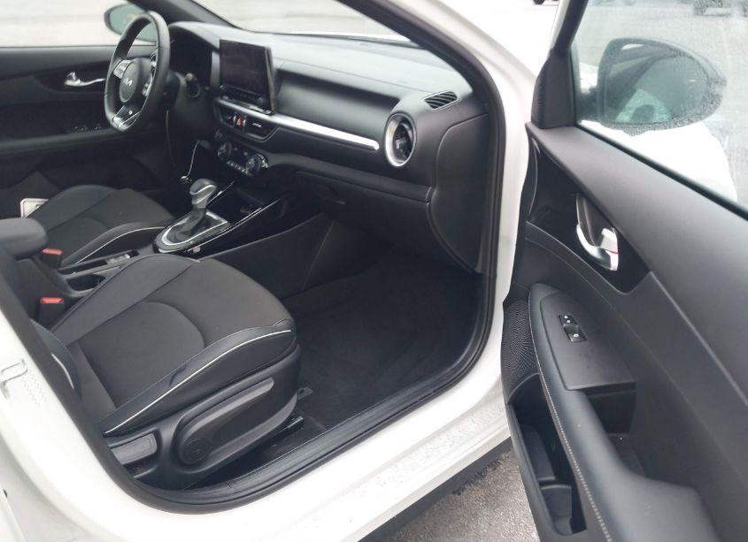 Photo 5 of 2024 Kia Forte GT-LINE (VIN 3KPF54AD8RE737732)