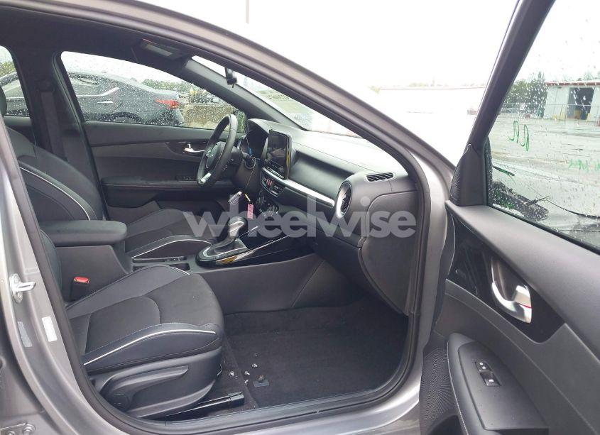 Photo 5 of 2024 Kia Forte GT-LINE (VIN 3KPF54AD8RE828578)