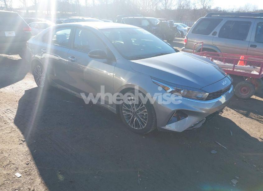 2024 Kia Forte GT-LINE (VIN 3KPF54AD9RE690887) main photo