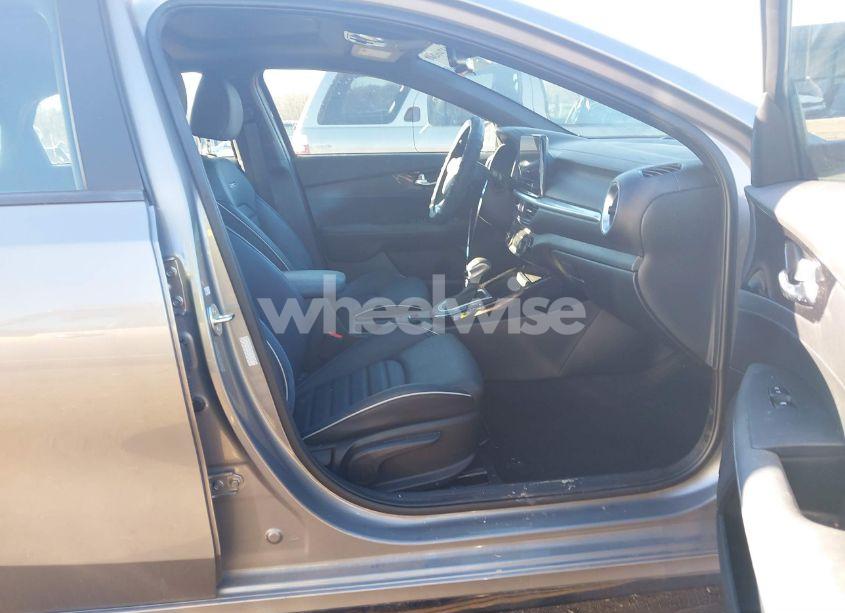 Photo 5 of 2024 Kia Forte GT-LINE (VIN 3KPF54AD9RE690887)