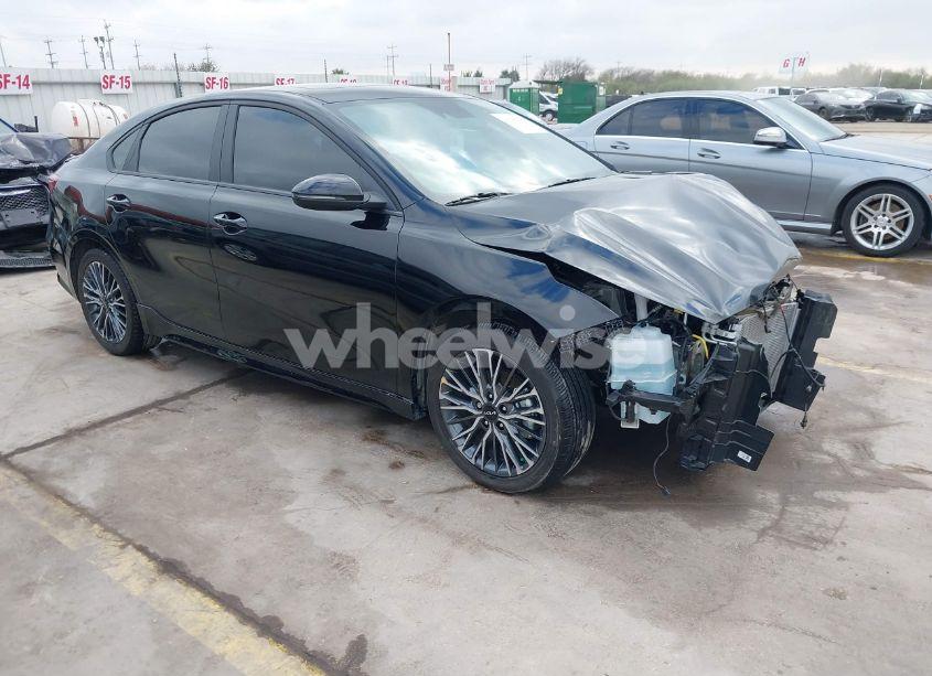 2024 Kia Forte GT-LINE (VIN 3KPF54AD9RE732846) main photo