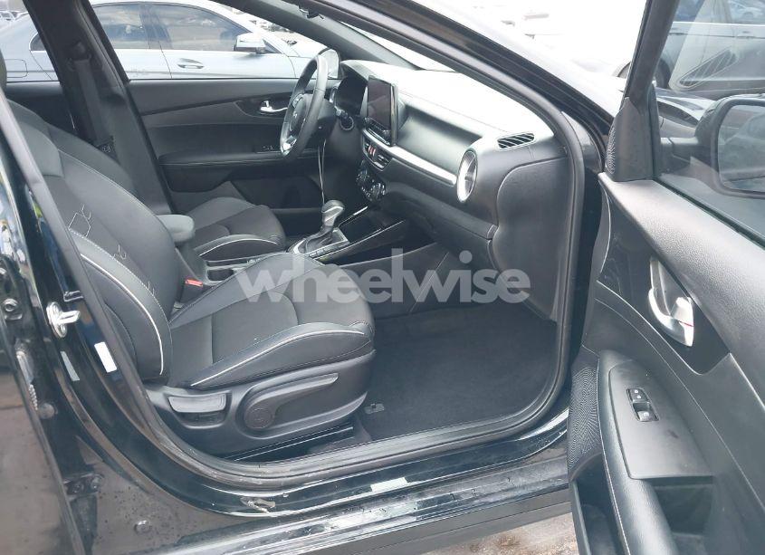 Photo 5 of 2024 Kia Forte GT-LINE (VIN 3KPF54AD9RE732846)