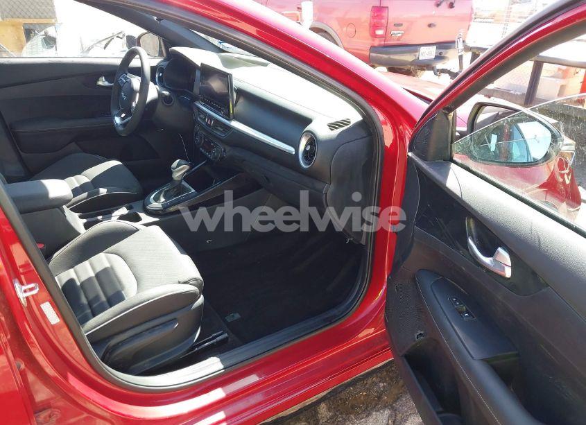 Photo 5 of 2024 Kia Forte GT-LINE (VIN 3KPF54AD9RE762249)