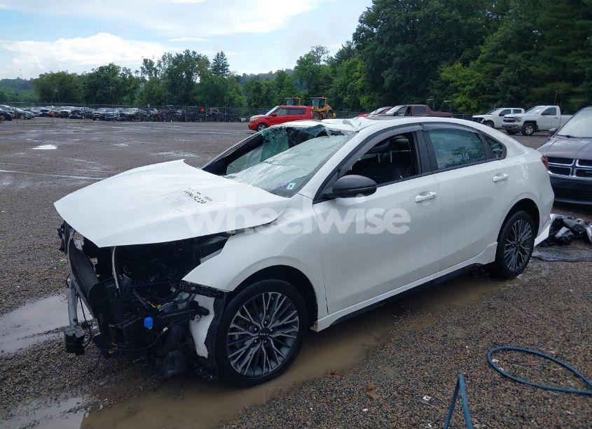 Photo 2 of 2023 Kia Forte GT-LINE (VIN 3KPF54ADXPE674307)
